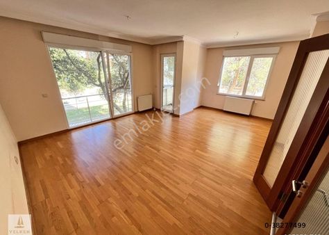 Kazasker Reşatpaşa'da Geniş 2+1 Genç Binada Balkonlu