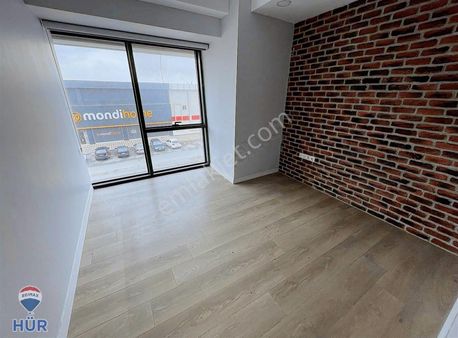 Remax Uğur Çakar'dan Kemal Yener İş Merkezinde Kiralık Ofis