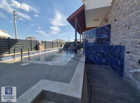 Ayvalık Küçükköy'de 4+1 Saunalı-hamamlı-havuzlu Satılık Villa