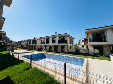 Kuşadası Güzelçamlı’da Yatırımlık Uygun Fiyat Satılık 3+1 Sıfır Villa