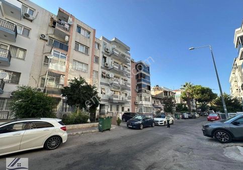 Bahçelievlerde 2+1 Metroya Yürüme Mesafesinde Masrafsız Satılık