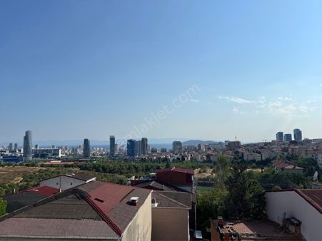 Muhteşem Konumda Esenkent ‘te Aile Binası