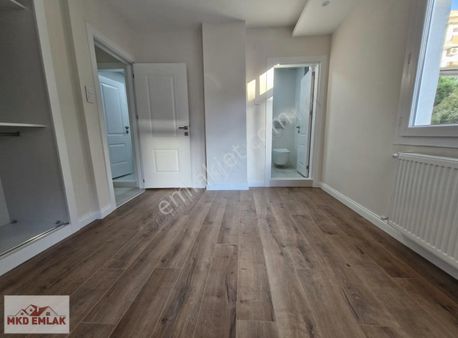 Bostanlı Merkezde Köşe 3+1 Ful Tadilatlı Ebeveyn Banyolu Mkd Den