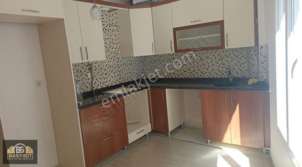 Ulucami Mh. 3+1 Ebeveyn Banyolu Arakat Kiralık Daire