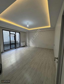 Bayrampaşa'da Merkezi Konumda Büyük 2+1 Boş Yeni Kiralık Daire