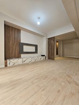 Pendik Çamçeşme Mah.de Sıfır Ayarında Arsa Tapulu 3+1 Doğalgaz Kombili Satılık Bahçe Katı