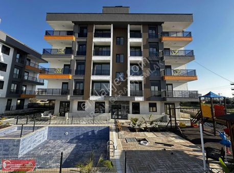 3+1 135m2 Çift Balkon Ebevyn Banyo Havuzlu Sitede Sıfır
