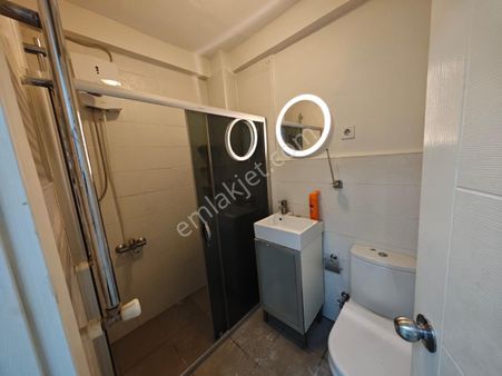 Elçi Gayrimenkulden Cadde Üzeri Bakımlı Dairedir.