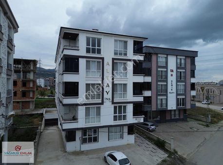 Yağmur Emlaktan Cam Balon Kombisi Takılı Süper Konum 2+0 Daire