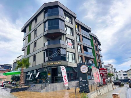 Denize Çok Yakın Tramvayın Altı Sıfır 3+1 Kiralık Daire