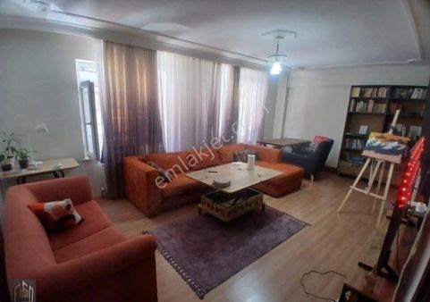 Eskibağlar Mahallesinde Espark'a Yakın Satılık Geniş 3+1 Daire