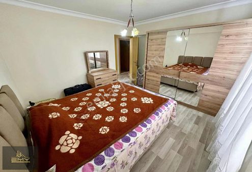 Engin Emlaktan Pazar Yanı 3+1 Çift Balkonlu Geniş Daire!