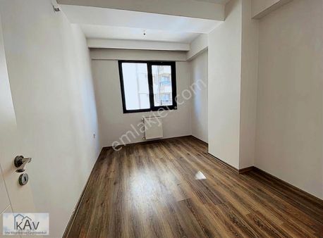 Bornova Çamdibinde Geniş Ve Merkezi Kiralık 2+1 Daire