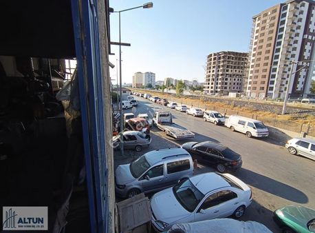 Yeni Sanayi Cadde Üzeri Köşe Başı Tapulu Dükkan