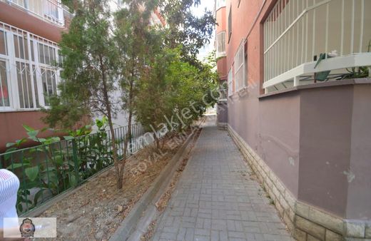 Bostanlı Villalar Semtinde Satılık Arsa Payı Yüksek 3+1 Daire