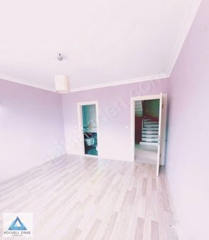 Başiskele Fatih Mahallesi, 3+1 Ferah,geniş Satılık Çatı Dubleks