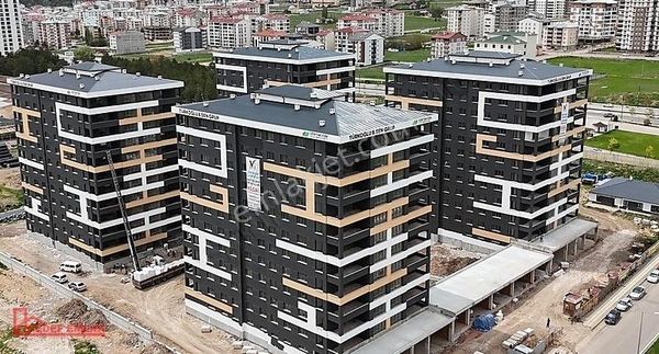 Hedef Emlaktan Dört Mevsim Ela Konutlarında Dolaplı 3+1 Daire