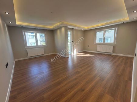 Güvenci'den Bostanlı Merkezde,köşe,145 M²,3+1,komple Tadilatlı