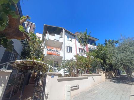 Repa Gayrimenkul Songül Gözcü'den Güvenevler'de Kiralık 3+1daire