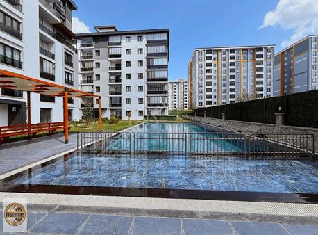 Fa Özbir'den Havuz Cepheli Lüx 3+1 Ebeveyn Banyolu Daire