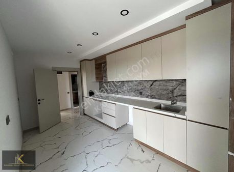 Bahçeyaka'da Ebeveyn Banyolu Gerçek Yüksek Giriş 3+1 Sıfır Daire