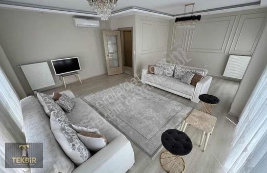 Tekbirden Prestijli Ömür İstanbul Evlerinde 2.kat Balkonlu 172m2