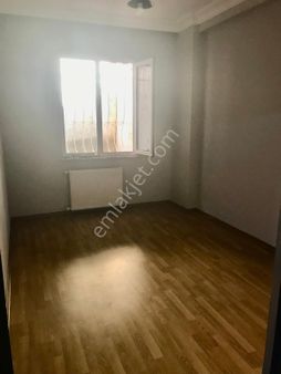 Ümraniye Çakmak İkbal Caddesi Varan Caddesi Metro Yürüme Mesafesi 1.kat Yeni Bina 2+1kiralık Daire