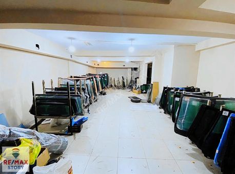 Çayırova Fatıh Caddesı'nde Reklam Değerı Yüksek Satılık Dükkan