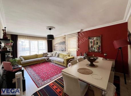 ▄vega▄gayrimenkul▄cadde Üzeri Cumartesi Pazarı Yanı 3+1 Daire