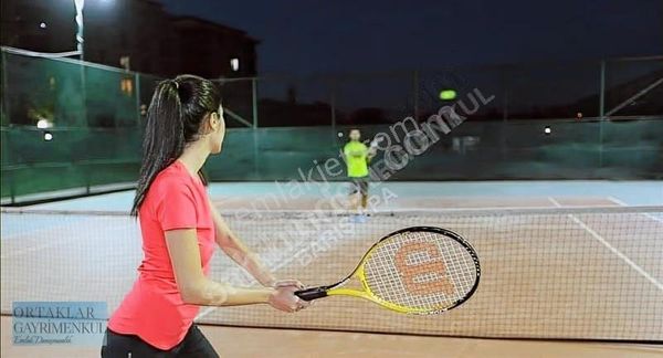 İntaş Sarı Evler Sitesinde 3+1 Bahçe Kat