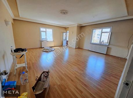 Yusuf'tan Esenler Mh.cadde Üzerinde Kiralık 125 M2 3+1 Daire