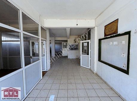 Ümraniye 250 M2 Düz Giriş Tüm İşlere Uygun Kiralık Dükkan İşyeri