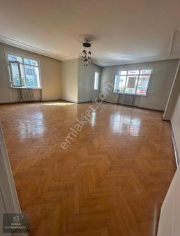 Avcılar Denizköşkler Mh. Bina Tek Daire Üzeri 3+1 Ara Kat 170m2