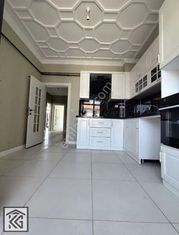 Hamzaoğlu Mahallesi İskanlı Satılık 3+1 Arakat Daire