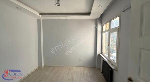 Fatih Aksarayda Komple Yenilenmiş Tek Tapulu Çift 1+1 Daire