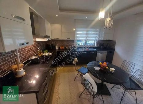 Özalp'ten Merkez Mh'de D.gazlı Site İçi B.mutfak 3+1 Satılık