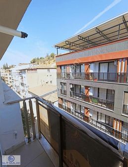 Zafer Mahallesınde 1 + 1 Eşyalı Ve Doğal Gazlı Satılık Daıre