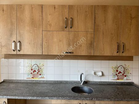 Uşak Merkez Cumhuriyet Mahallesinde Kiralık 3+1 Daire