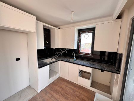 Umut Emlak'tan Cumhuriyet Mahallesi'nde Kiralık 3+1