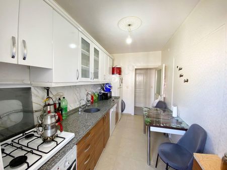 Beykent'te Tem Market Civarında İşlek Konumda Sosyal İmkanlara Yakın