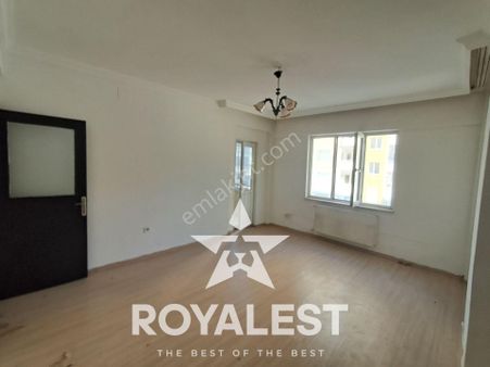 Royalest'ten Şirinevler'de Ara Kat Orman Cepheli Kiralık Daire