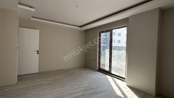 Bursa Osmangazi Yunuseli Çamlık Caddesin'de Satılık 2+1 Ara Kat Daire