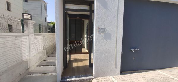 Kuşadası Güzelçamlı'da 3+1 Müstakil Satılık Villa