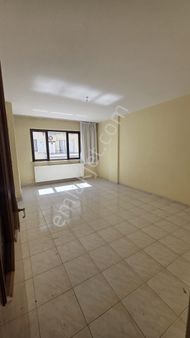 Manisa Şehzadeler İbrahimçelebi Mah. 2+1 Çift Cepheli Arakat Daire