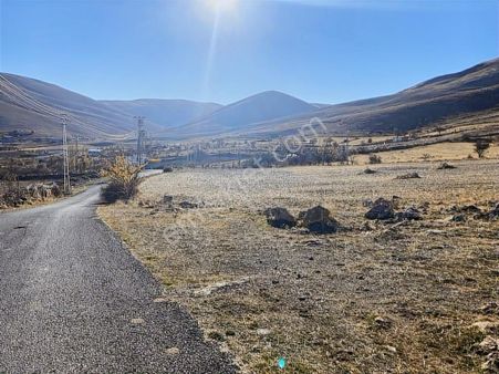 Muhteşem Konumda Yol Kenarında Önü Açık Süper Tarla...