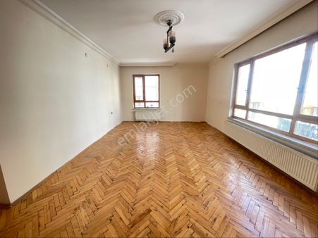 Anavatan Caddesi Üzerinde 1 Nci Katta 3+1 Acill Kiralık Daire