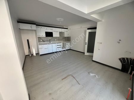 Bahçelerüstünde Sıfır Satılık Cadde Ğstünde 3+1