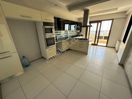 Radison Karşısında Full Manzaralı 4,5+1 Boş Daire