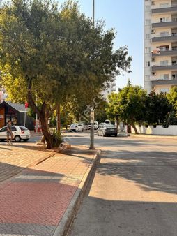 Nuuk Gayrimenkul'den Forum Civarı Kiralık 1+1