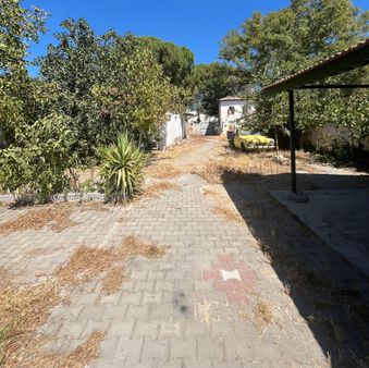 Bergama Bağlarda Süper Konum Ev Ve Arazi 1900 Metrekare